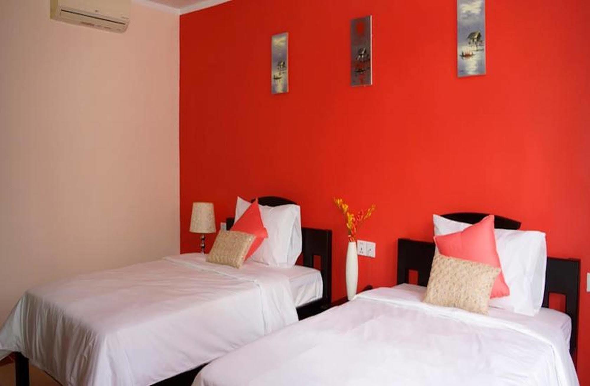 Villa Cambell Hotel & Cafe Phnom Penh Exterior photo
